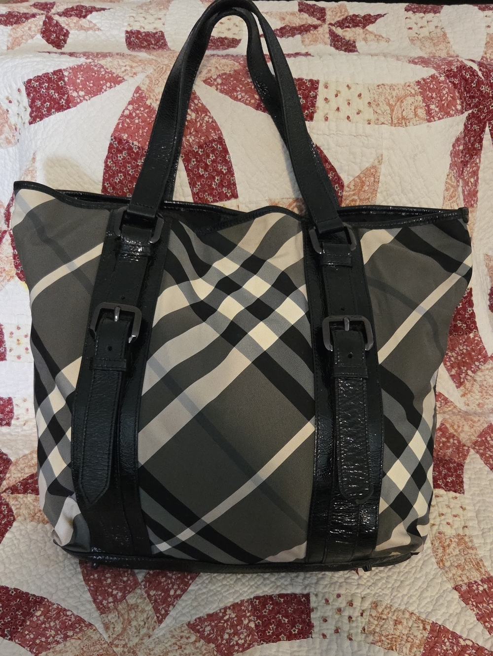 Burberry Patent Leather and Nylon large tote - Picture 2 of 13